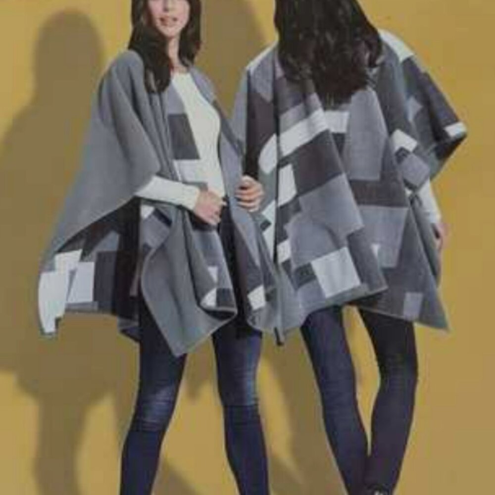 Woolrich Reversible Blanket Wrap in Gray Plaid NWT